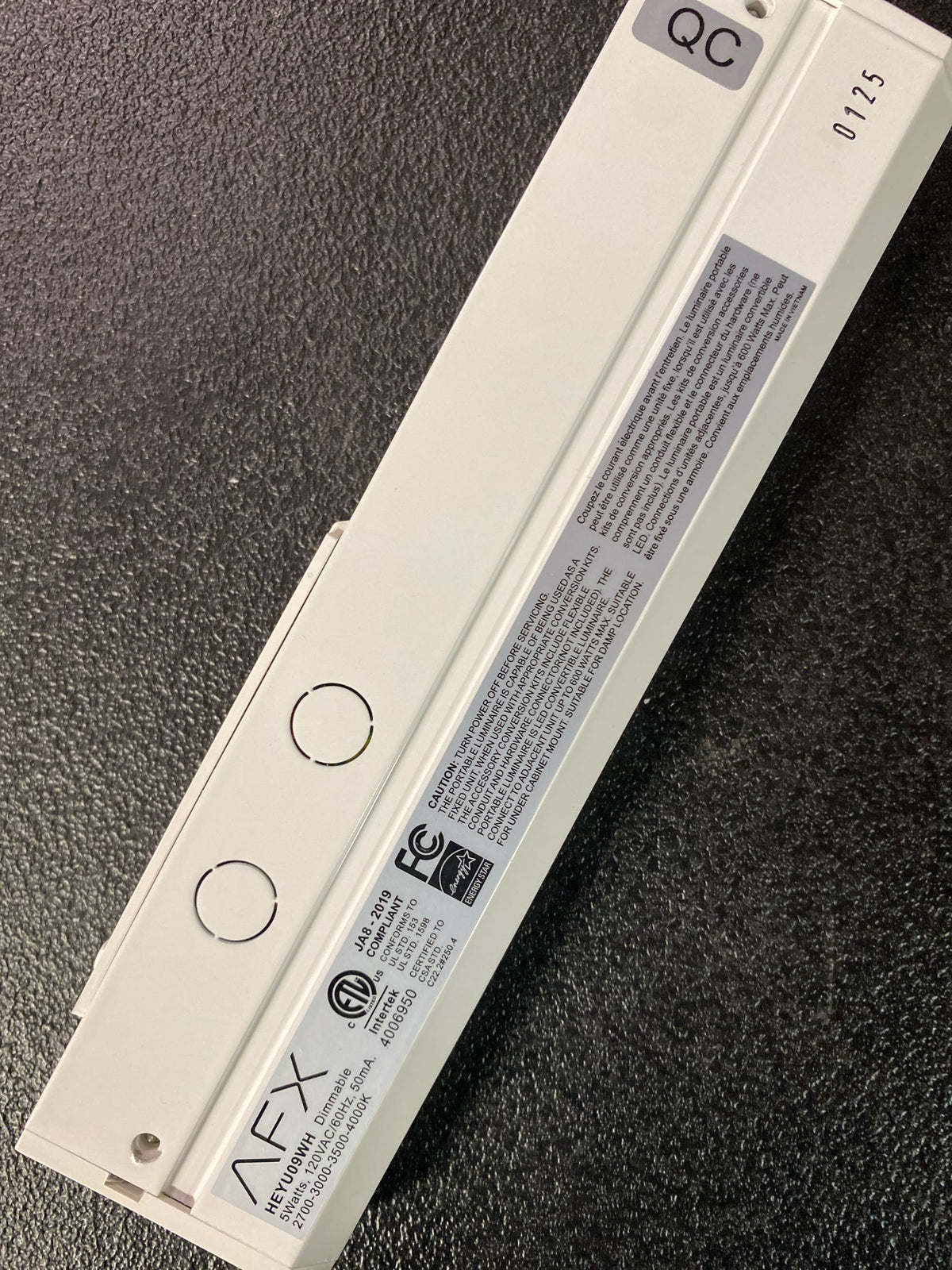 AFX HEYU09WH Haley 9" Long LED Light Bar - White / Frosted