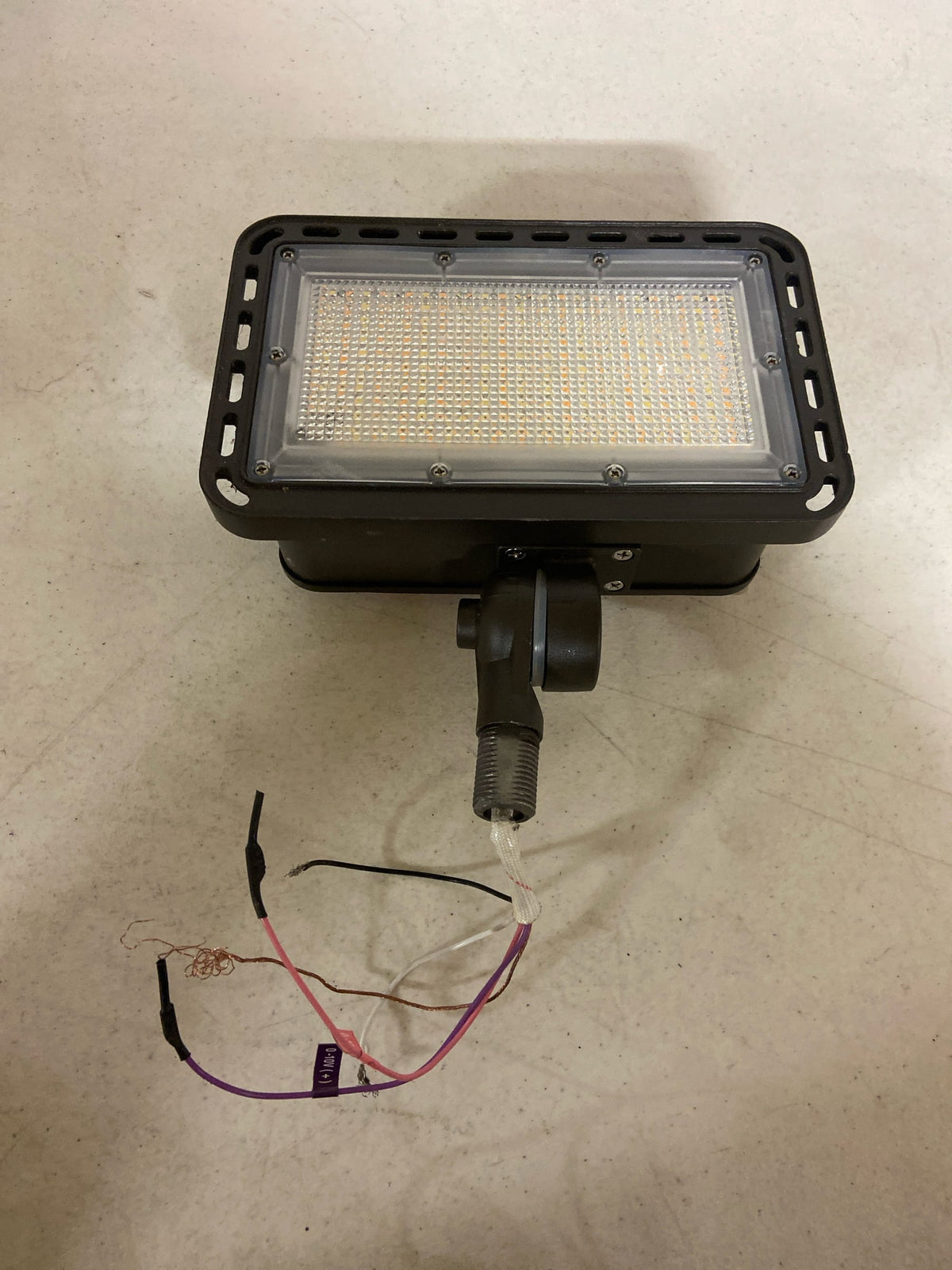Feit electric S8.6FL/5CCT/LSDD/BZ 4000/6000/8000 Lumen Select Integrated LED Selectable 5CCT Bronze Dusk to Dawn Commercial Ground/Wall Flood Light