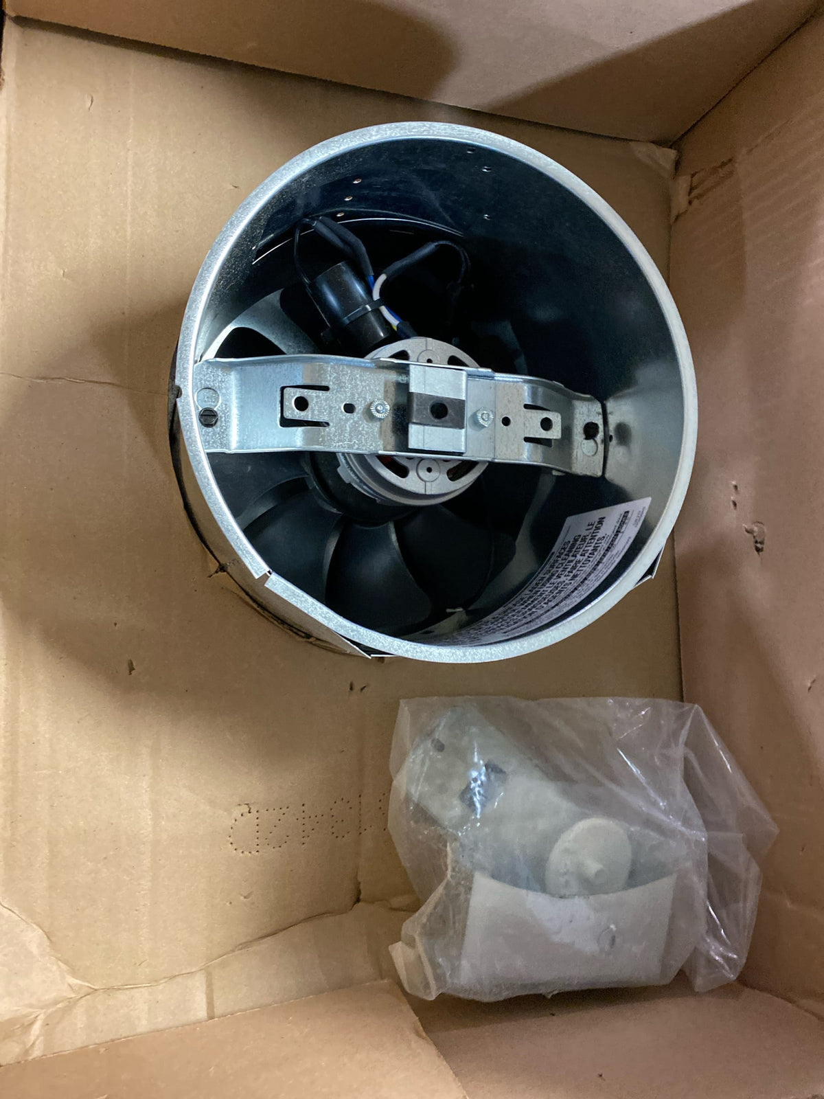 Broan-nutone 509 200 CFM Through-Wall Utility Exhaust Fan for Garage, Kitchen, Laundry and Rec Rooms