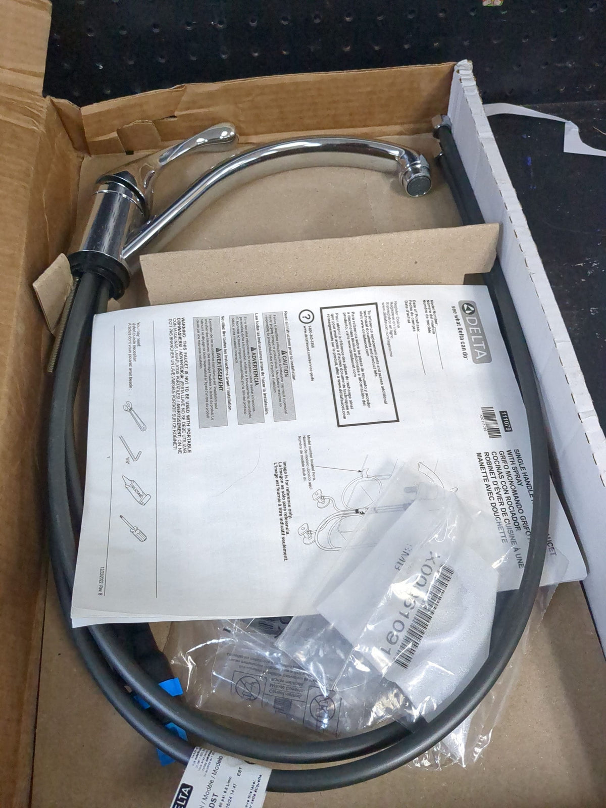 Delta 141-DST Collins Lever Single-Handle Standard Kitchen Faucet in Chrome
