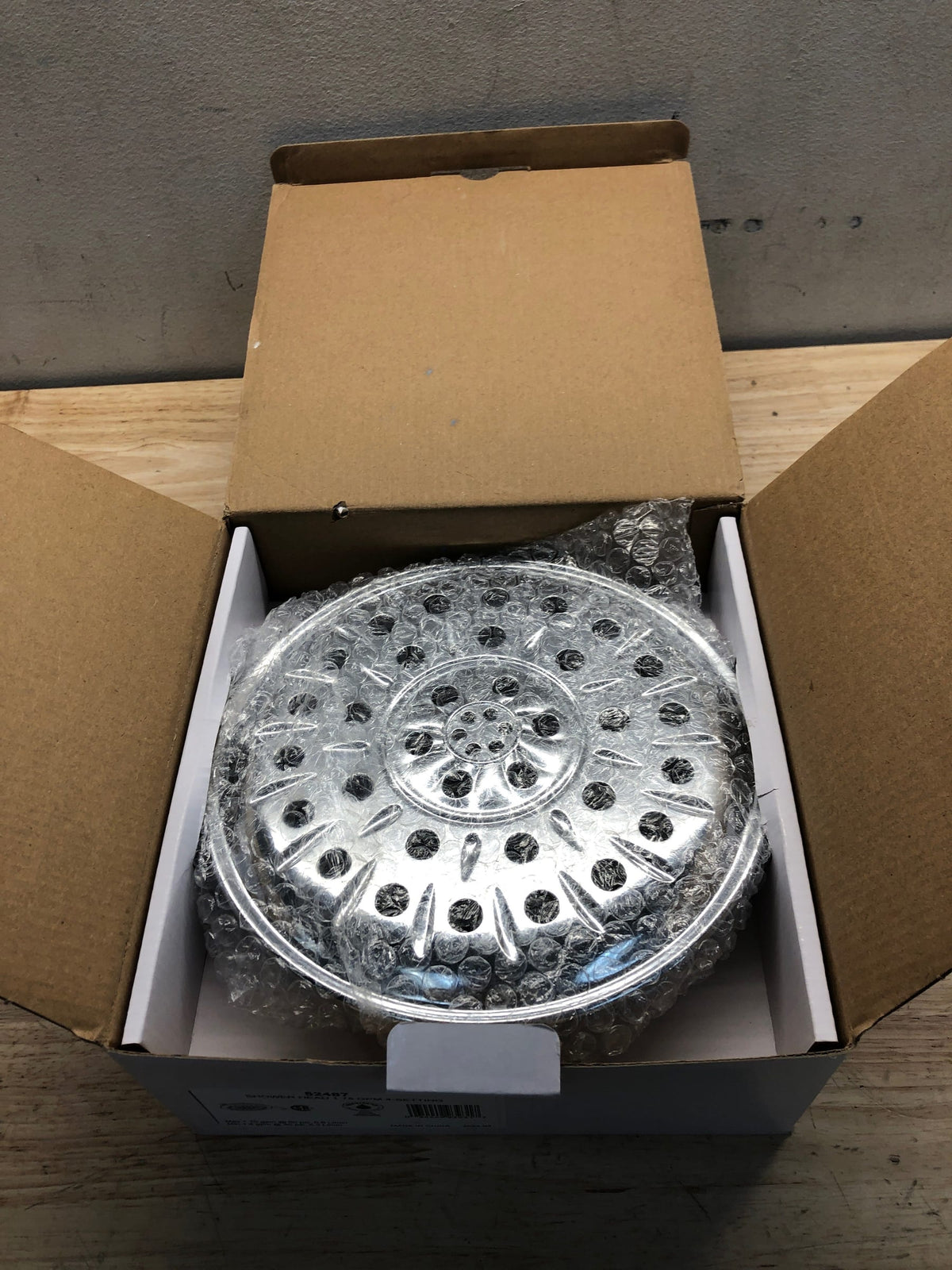 Delta 52487 UltraSoak 8" Round 1.75 GPM Multi Function Shower Head with H2Okinetic Technology - Chrome