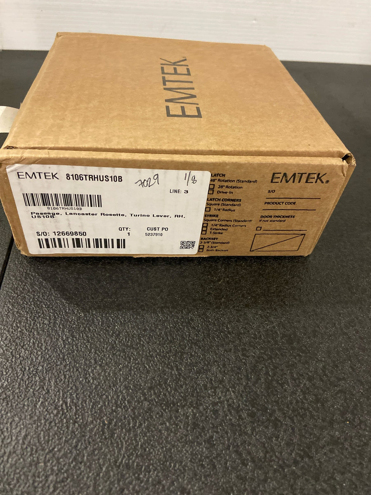 Emtek 810TUS10B RH Turino Brass Modern Passage Leverset - Oil Rubbed Bronze LANCASTER ROSETTE