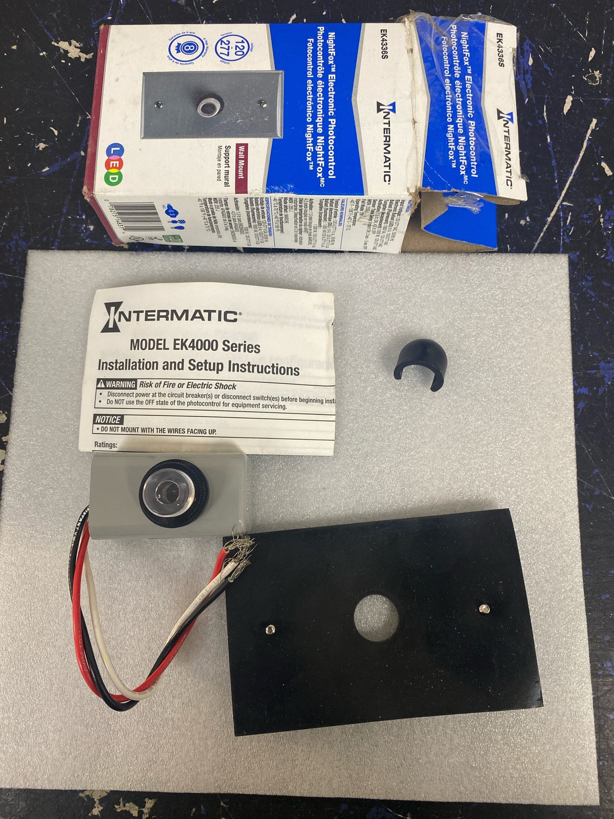 Intermatic EK4336SD89 NIGHTFOX 1,000-Watt LED/Incandescent In-Wall Electronic Photocontrol, Gray