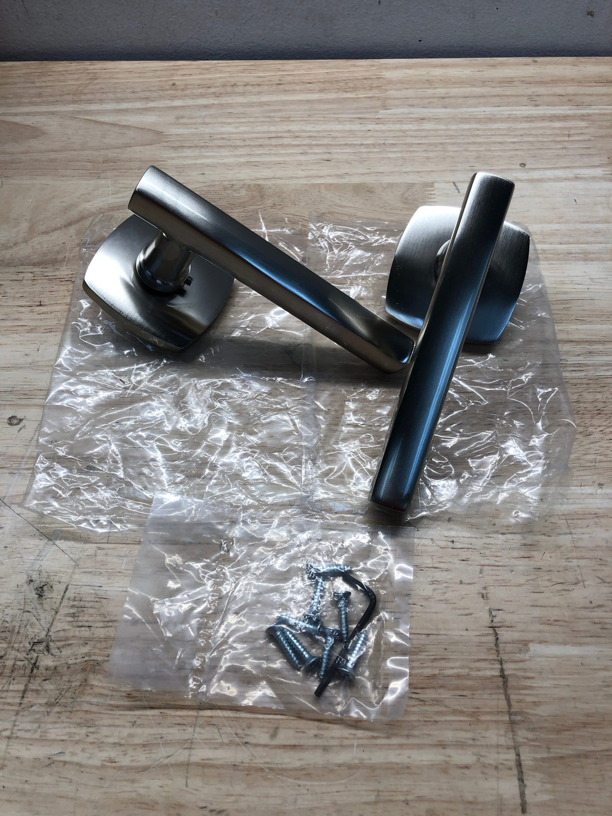 Emtek 5306FRLUS15RH Freestone Right Handed Non-Turning Two-Sided Dummy Door Lever Set with Urban Modern Rose from the Urban Modern Collection - Satin Nickel