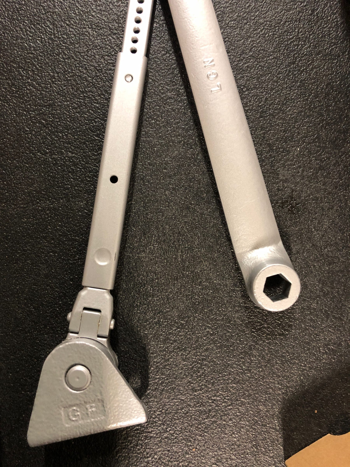 LCN 4040XPRWPAAL 4040XP Series Surface Mount Hydraulic Adjustable Door Closer for Sizes 1-6 - Aluminum