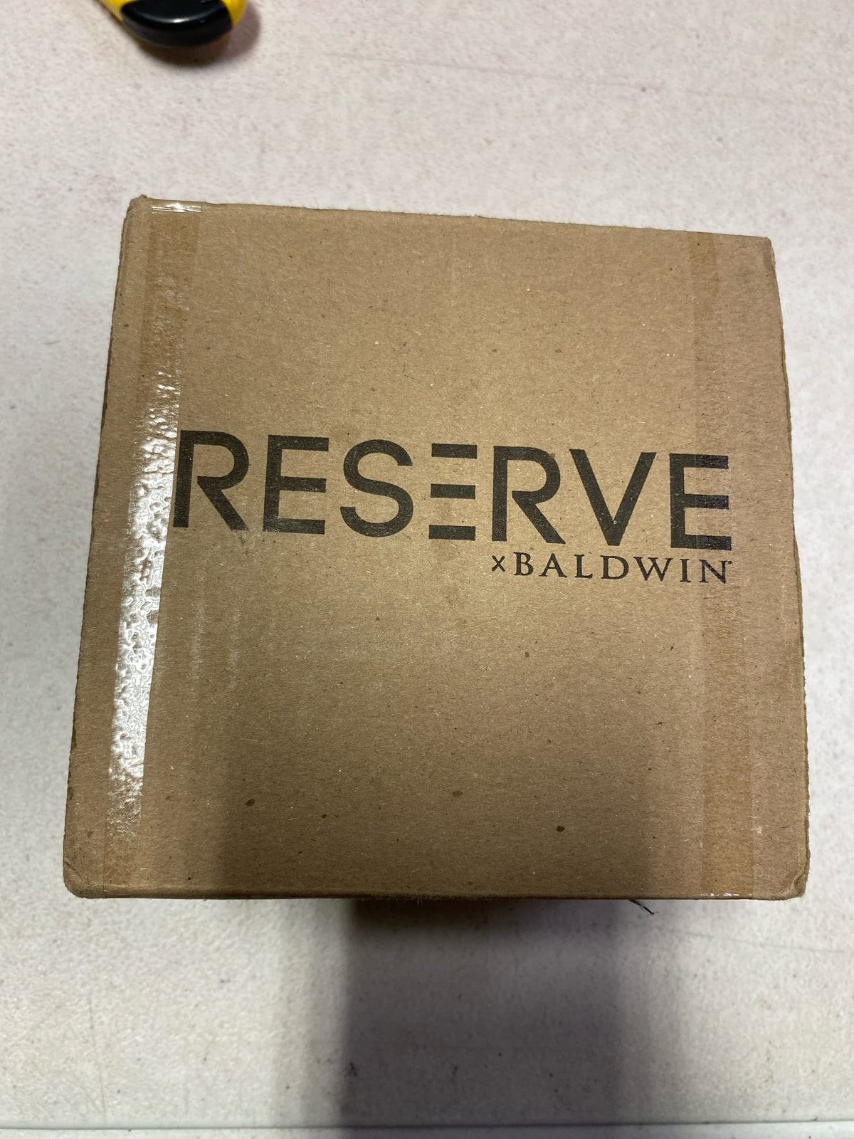 Baldwin HD.DUN.R.TRR Dunsmoor Non-Turning One-Sided Dummy Door Lever with Traditional Round Rose from the Reserve Collection - Polished Chrome