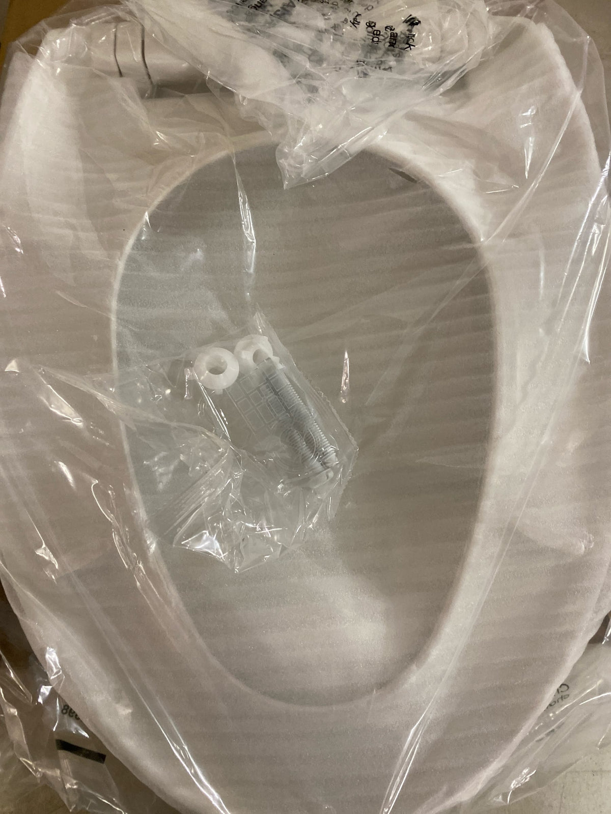 TOTO SoftClose Elongated Closed-Front Toilet Seat and Lid