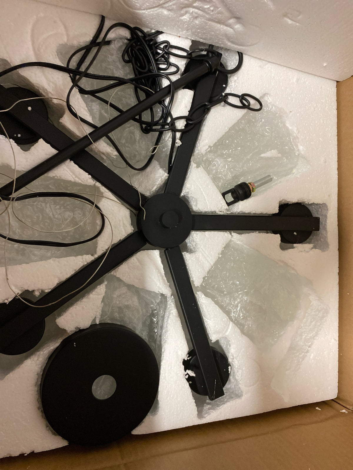 Progress lighting P400401-31M Tanner Collection 5-Light Matte Black Transitional Chandelier
