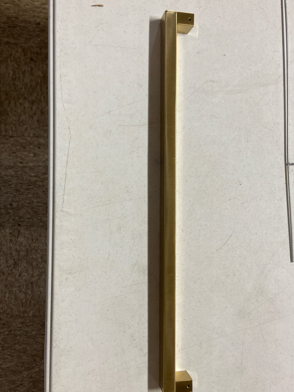 SQUARE 24 GRAB BAR