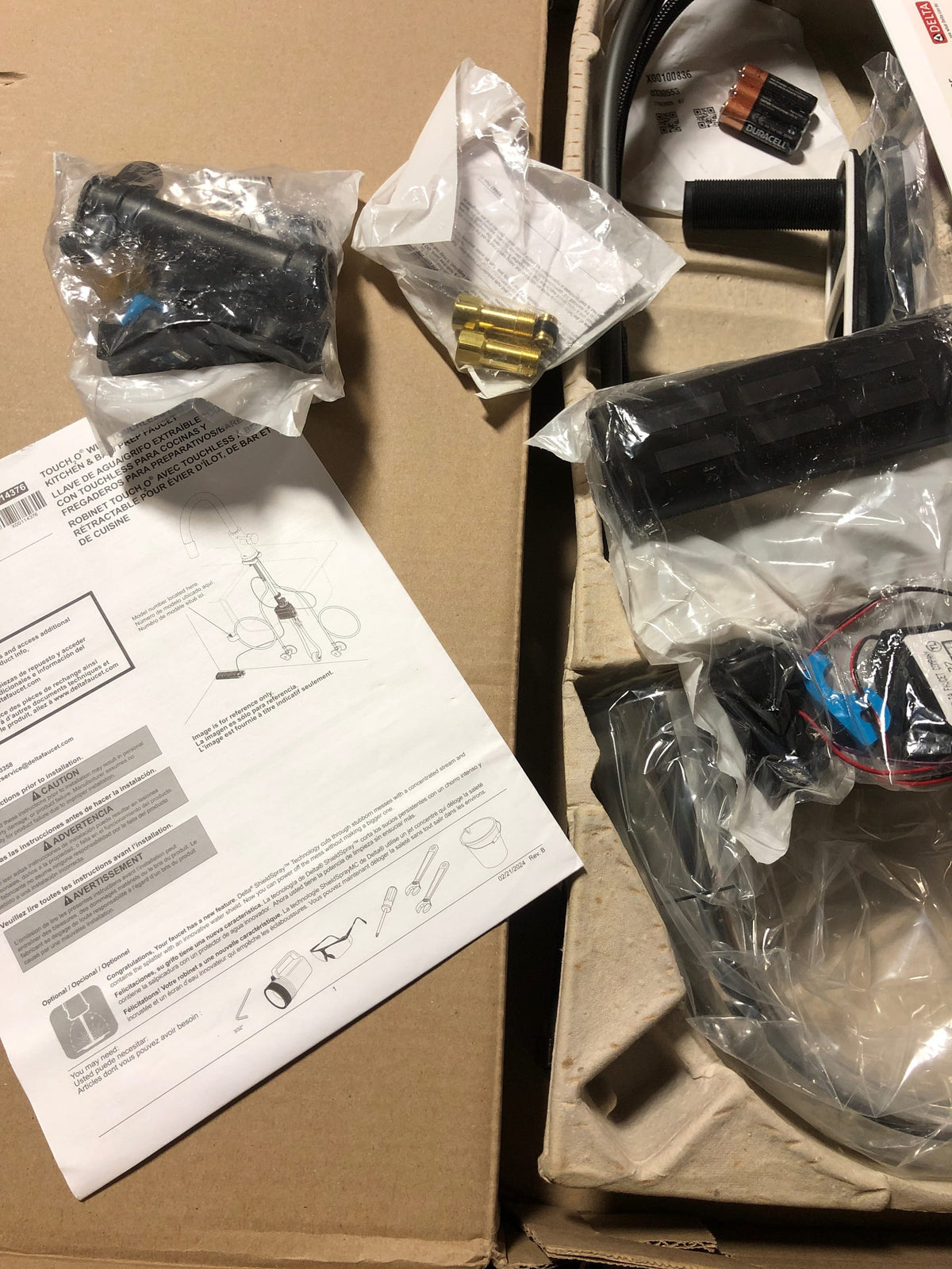 Delta 9182TL-PR-DST Emmeline 1.8 GPM Single Hole Pull Down Touchless Kitchen Faucet with Touch2O, ShieldSpray, MagnaTite, Diamond Seal and Touch-Clean Technologies - Lumicoat Chrome