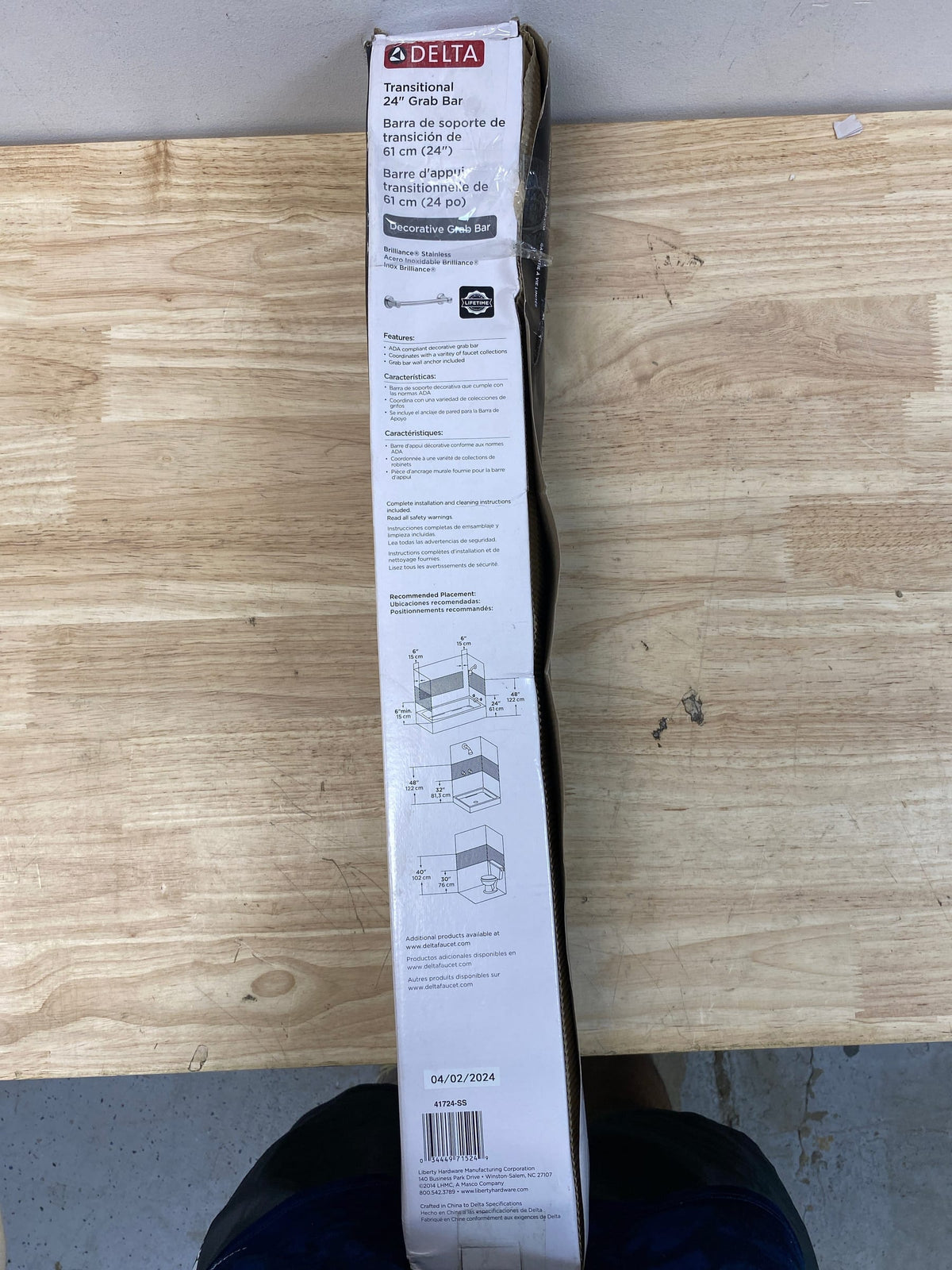 Delta 41724-SS 24" Grab Bar with Mounting Assembly - Brilliance Stainless