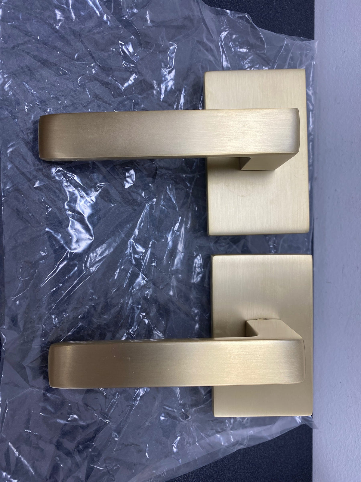 Emtek 5212DTUS4LH Dumont Left Handed Privacy Door Lever Set with Modern Rectangular Rose from the Brass Modern Collection - Satin Brass
