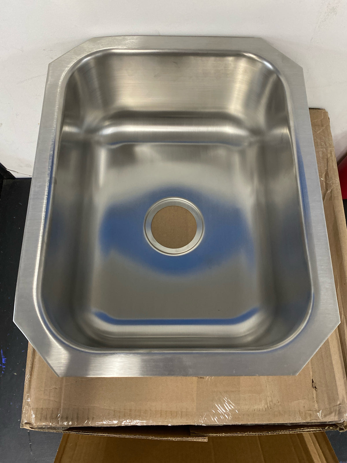 Elkay Dayton 18 Gauge Stainless Steel 16 in. Undermount Bar Sink-DXUH1318