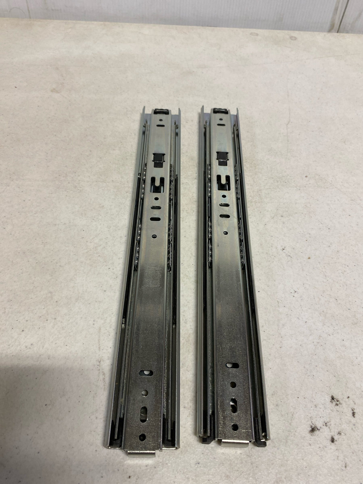 Knape and Vogt KV8405B14 Knape and Vogt 8405B 14 8405 Series 14 Inch Over Travel Side Mount Ball Bearing Drawer Slide with 90 Lbs. Weight Capacity - Pair