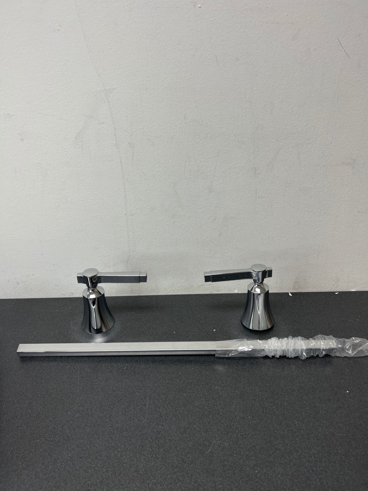 Moen YB0324CH 24" Flara Towel Bar - Chrome