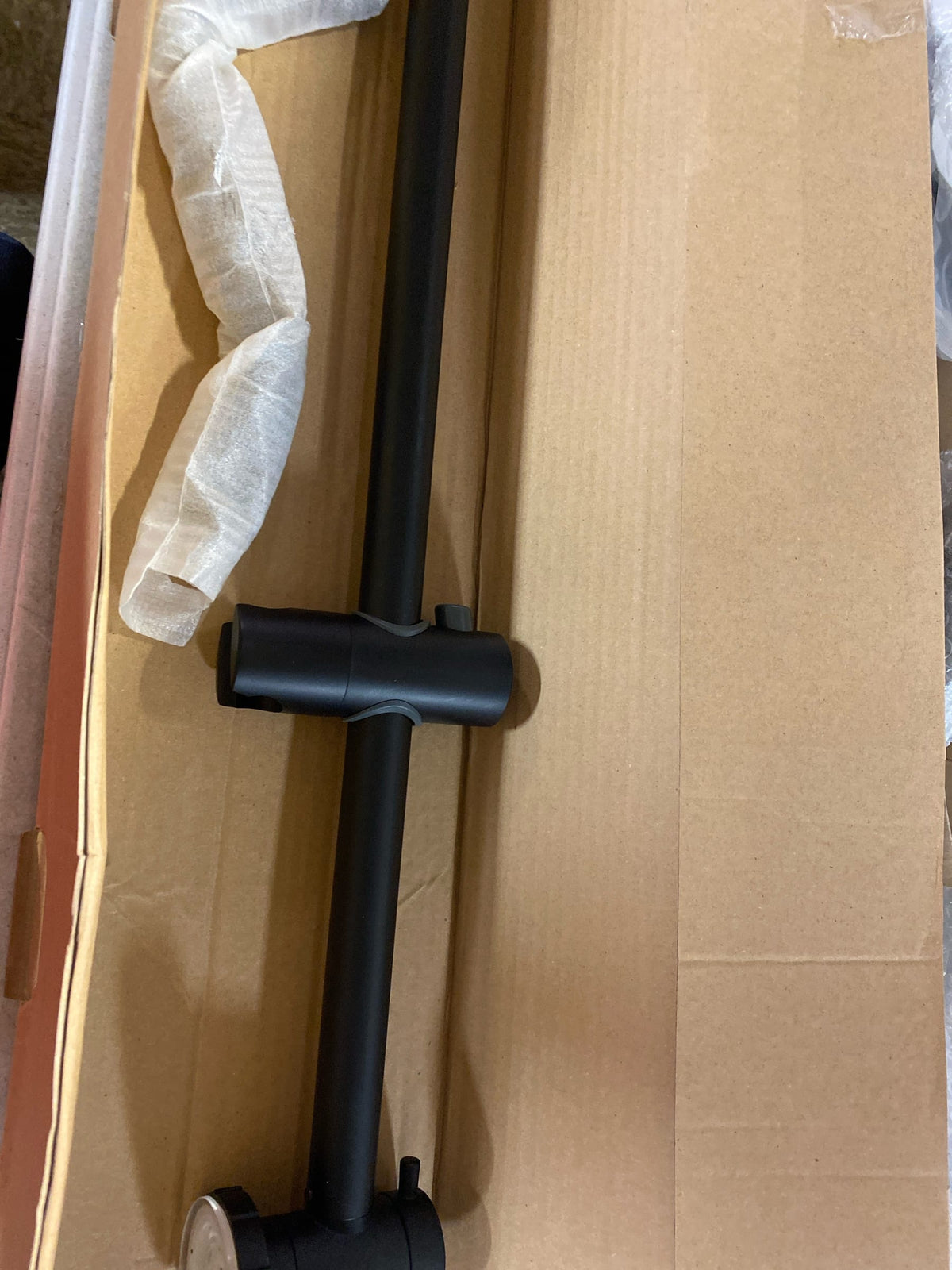 Bwe B-9H-7805-B Single Handle 5-Spray Wall Mount Handheld Shower Head Shower Faucet 1.8 GPM with Adjustable Heads in. Matte Black