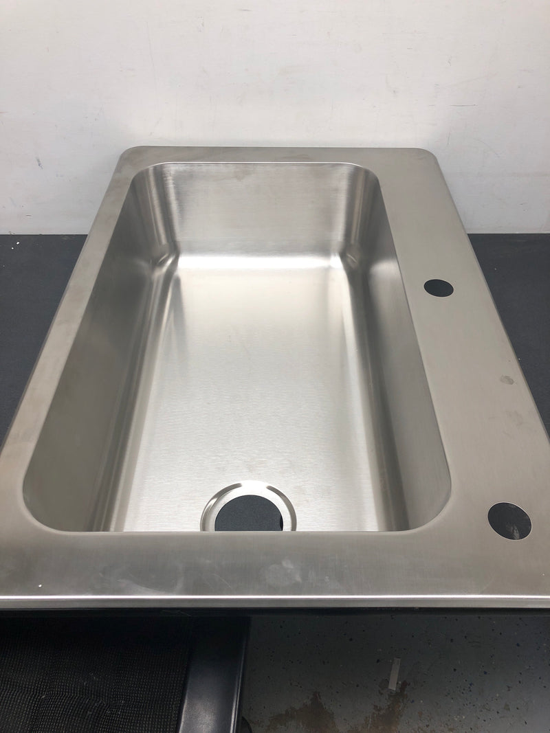 Glacier bay VT3322D1 33 in. Drop-In/Undermount Single Bowl 18 Gauge Stainless Steel Kitchen Sink with Pull-Down Faucet and Sprayer