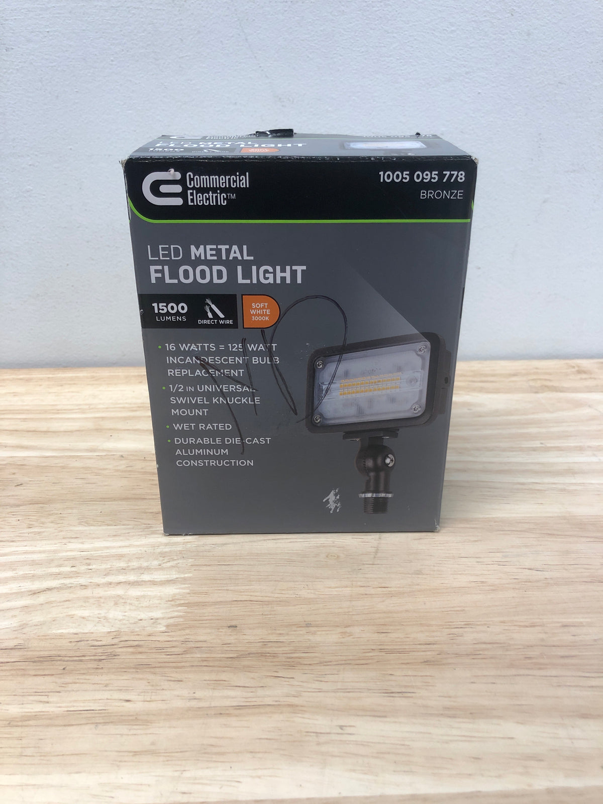 Commercial electric CEWW16BRZ 16W Bronze Integrated Outdoor LED Weatherproof Wall Wash Light and Adjustable Mounting Bracket for Landscape Lighting