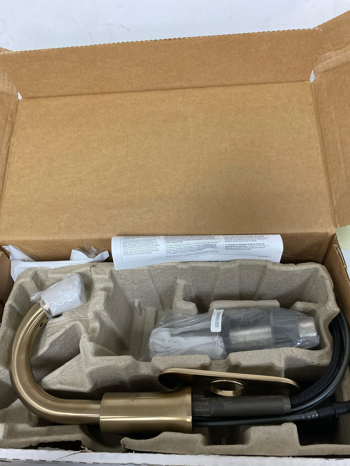 Delta 559HAR-CZPD-DST Trinsic 1.2 GPM Single Hole Bathroom Faucet with Pull Down Wand and Push Pop-Up Drain Assembly - Champagne Bronze