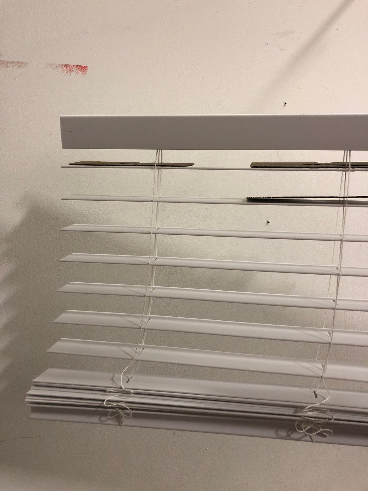 Home decorators collection 10793478535620 White Cordless Faux Wood Blinds for Windows with 2 in. Slats - 42.5 in. W x 36 in. L (Actual Size 42 in. W x 36 in. L)