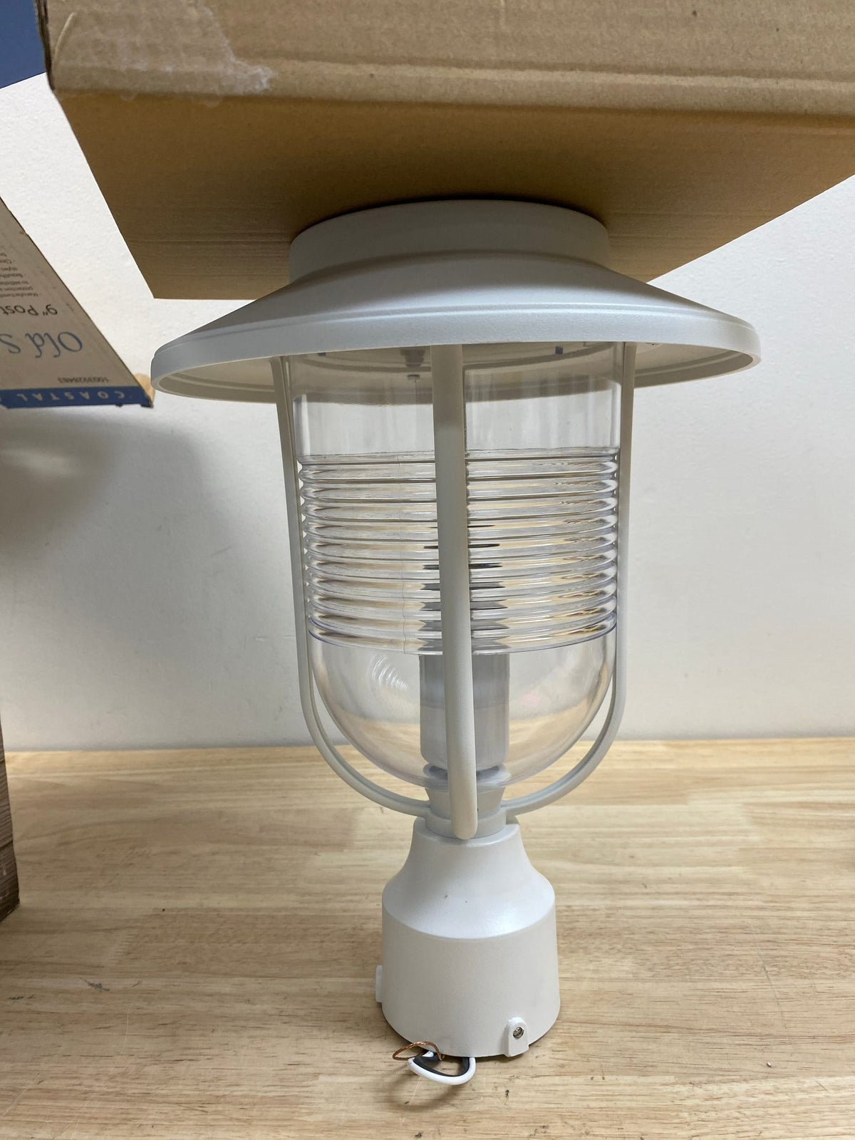 Lutec 7140403331 Coastal Old Saybrook 1-Light Outdoor White Post Light