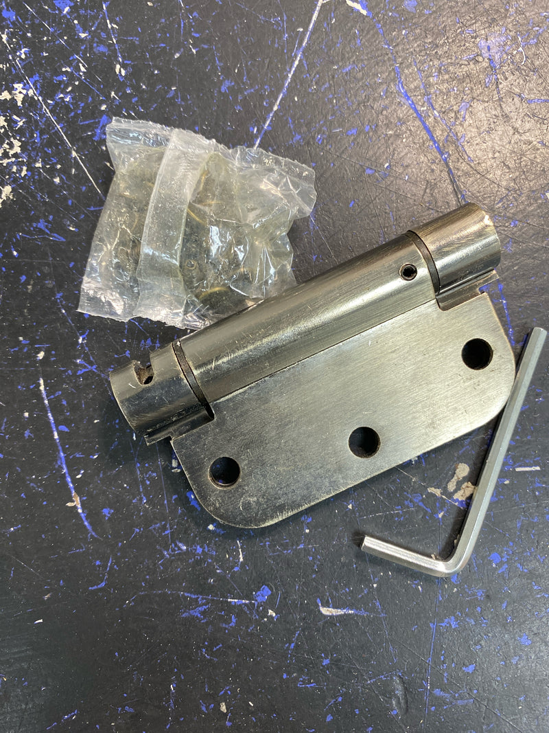 Deltana DSH35R55 3 1/2 x 3 1/2 Ball Bearing 5/8" Radius Corner Spring Hinge - Single Hinge - Antique Brass