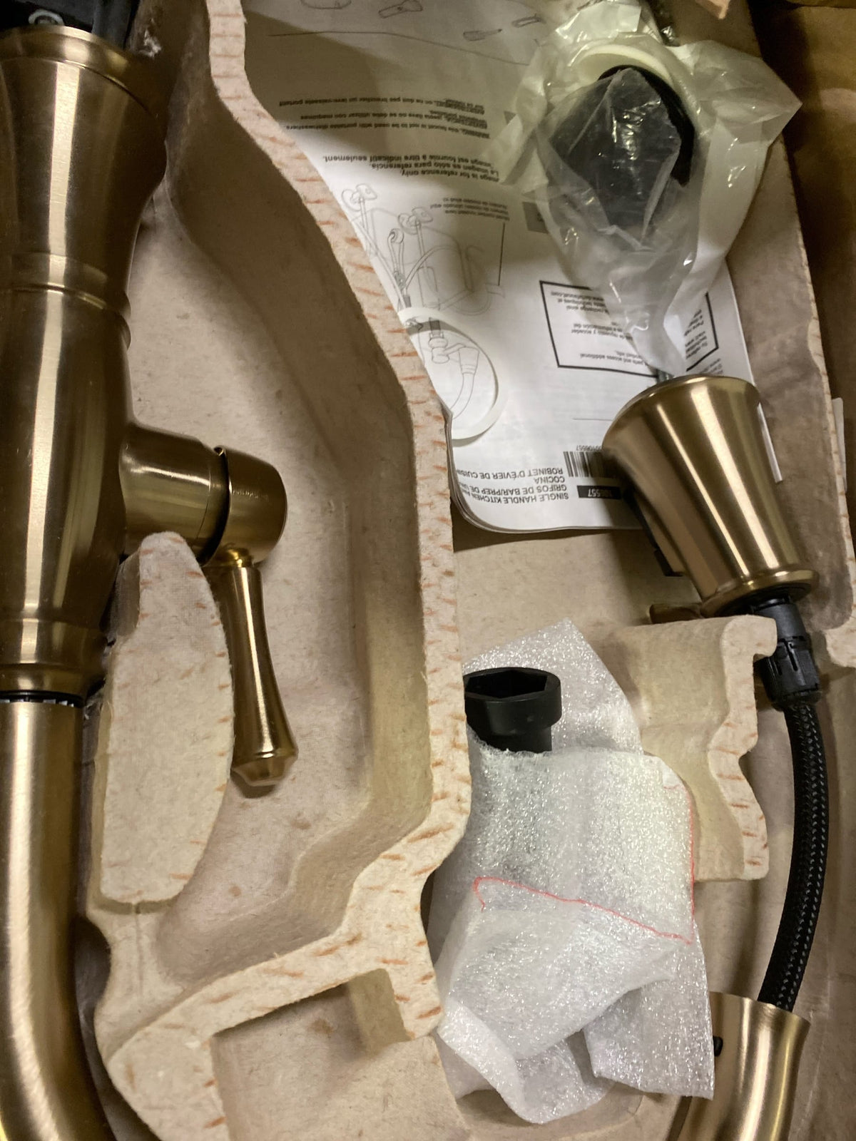 Delta Cassidy Pull-Down Kitchen Faucet with Magnetic Docking Spray Head and ShieldSpray