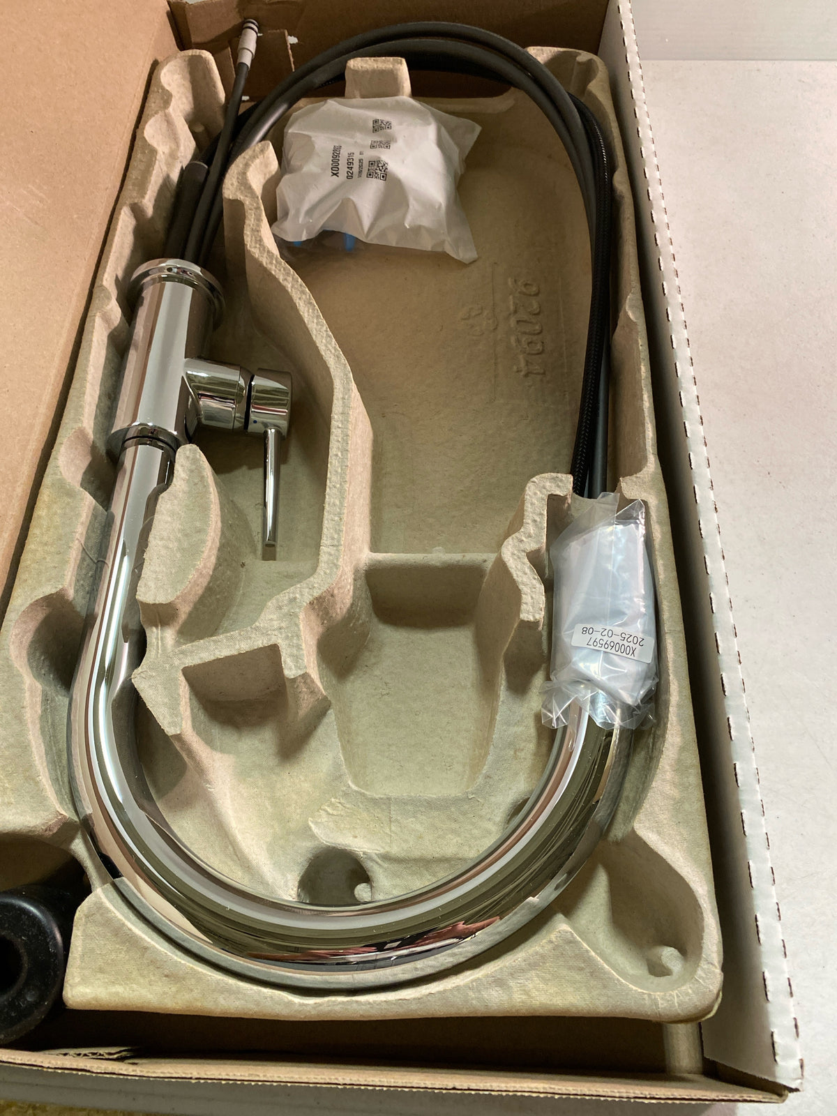 Delta 9159-DST Trinsic Pull-Down Kitchen Faucet with Magnetic Docking Spray Head - Includes - Chrome