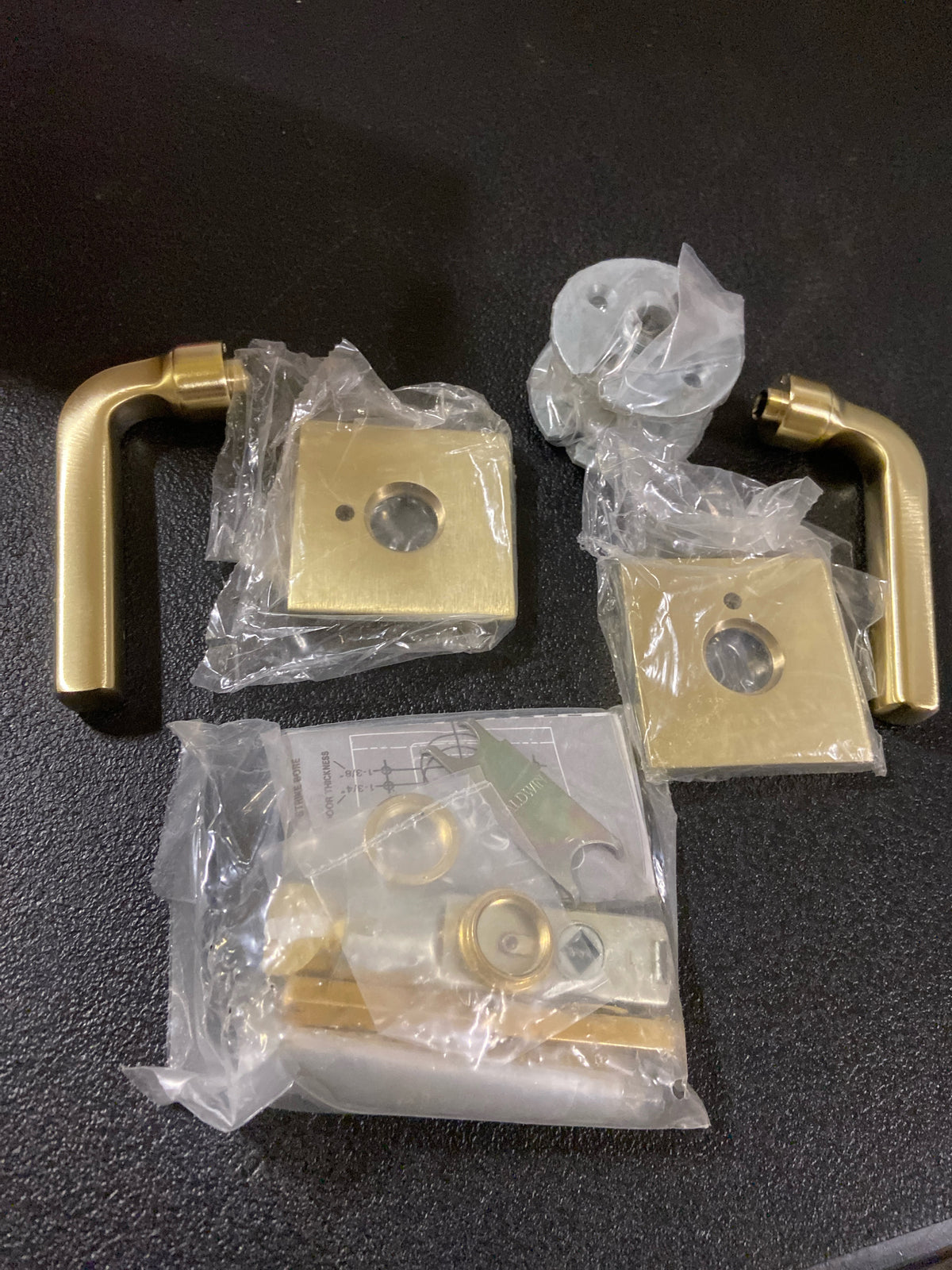 Baldwin 5190044PRIV 5190 Privacy Door Lever Set with R017 Rose from the Estate Collection - Satin Brass