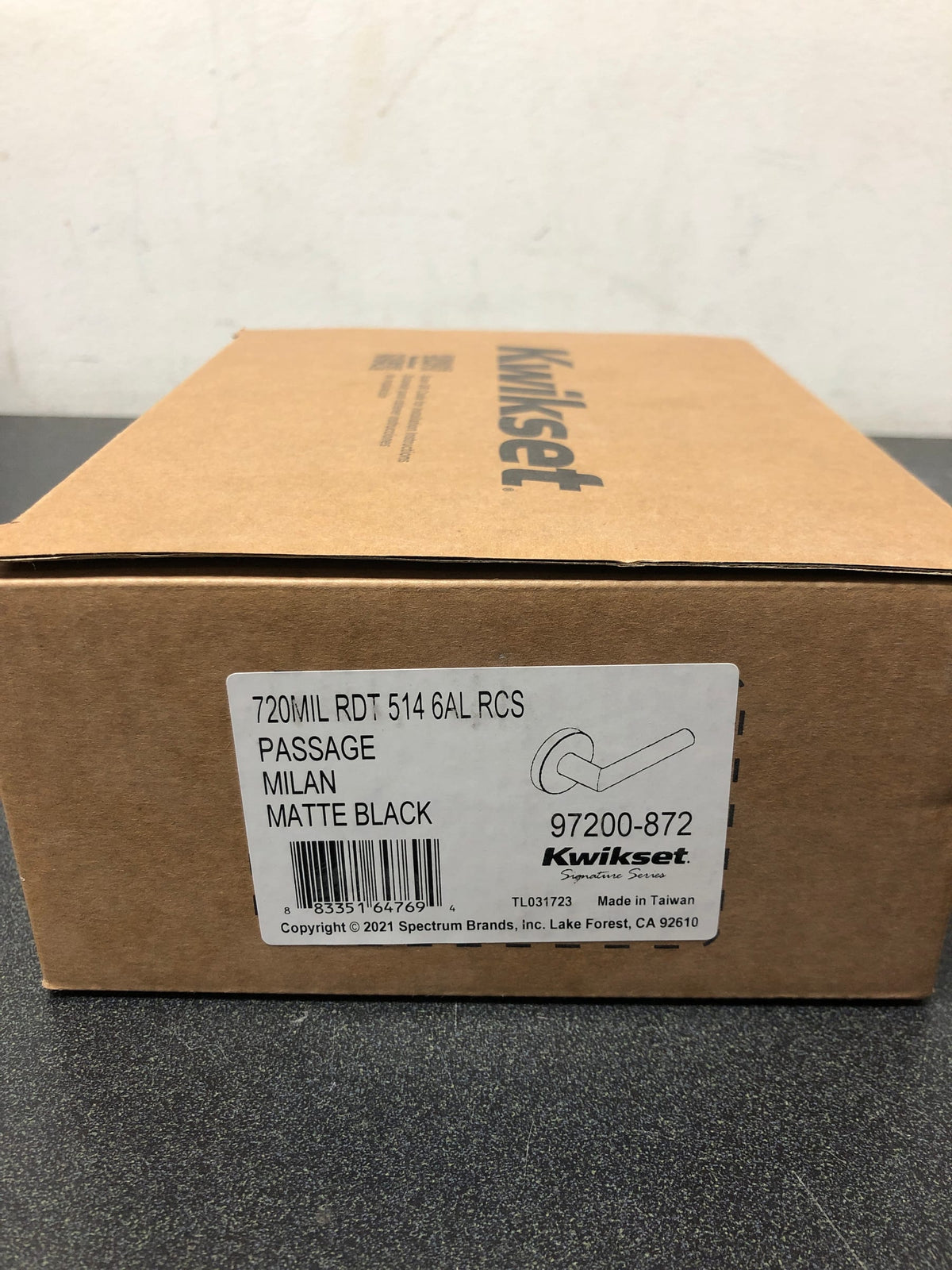 Kwikset 720MILRDT-514 Milan Passage Door Lever Set with Round Rose - Matte Black
