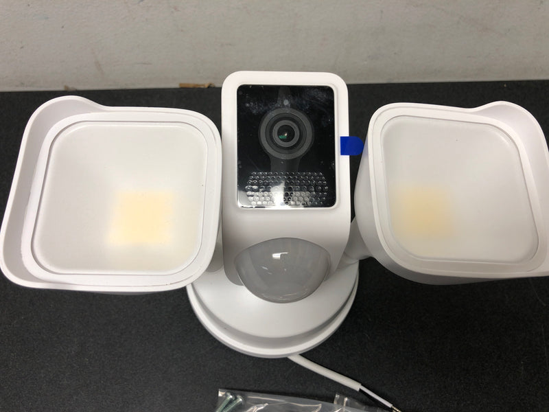 Wyze WYZECFL2 Wired Outdoor Wi-Fi Floodlight v2 Home Security Camera with 2K Video, Color Night Vision, Motion Activated LEDs - White