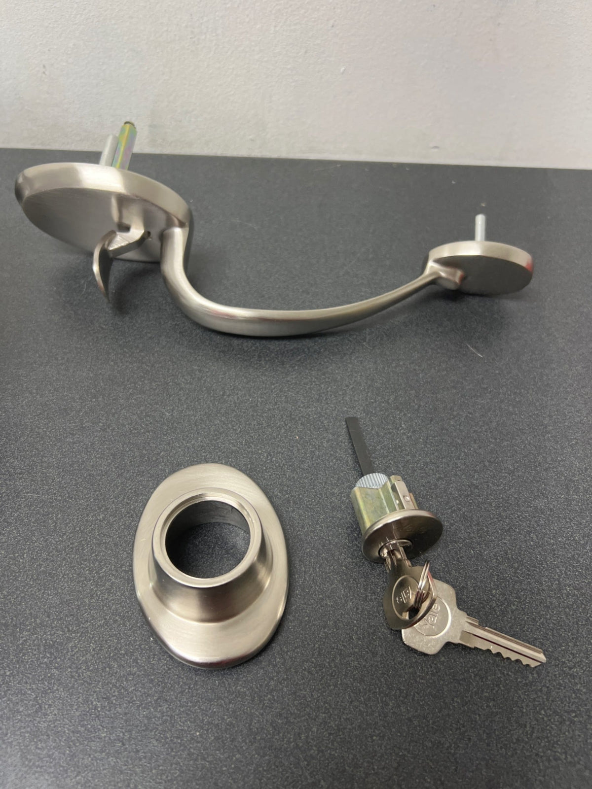 Yale YR927LN619SC Lenoir Sectional Single Cylinder Keyed Entry Handleset with C Keyway from the Edge Series - Exterior Only - Satin Nickel