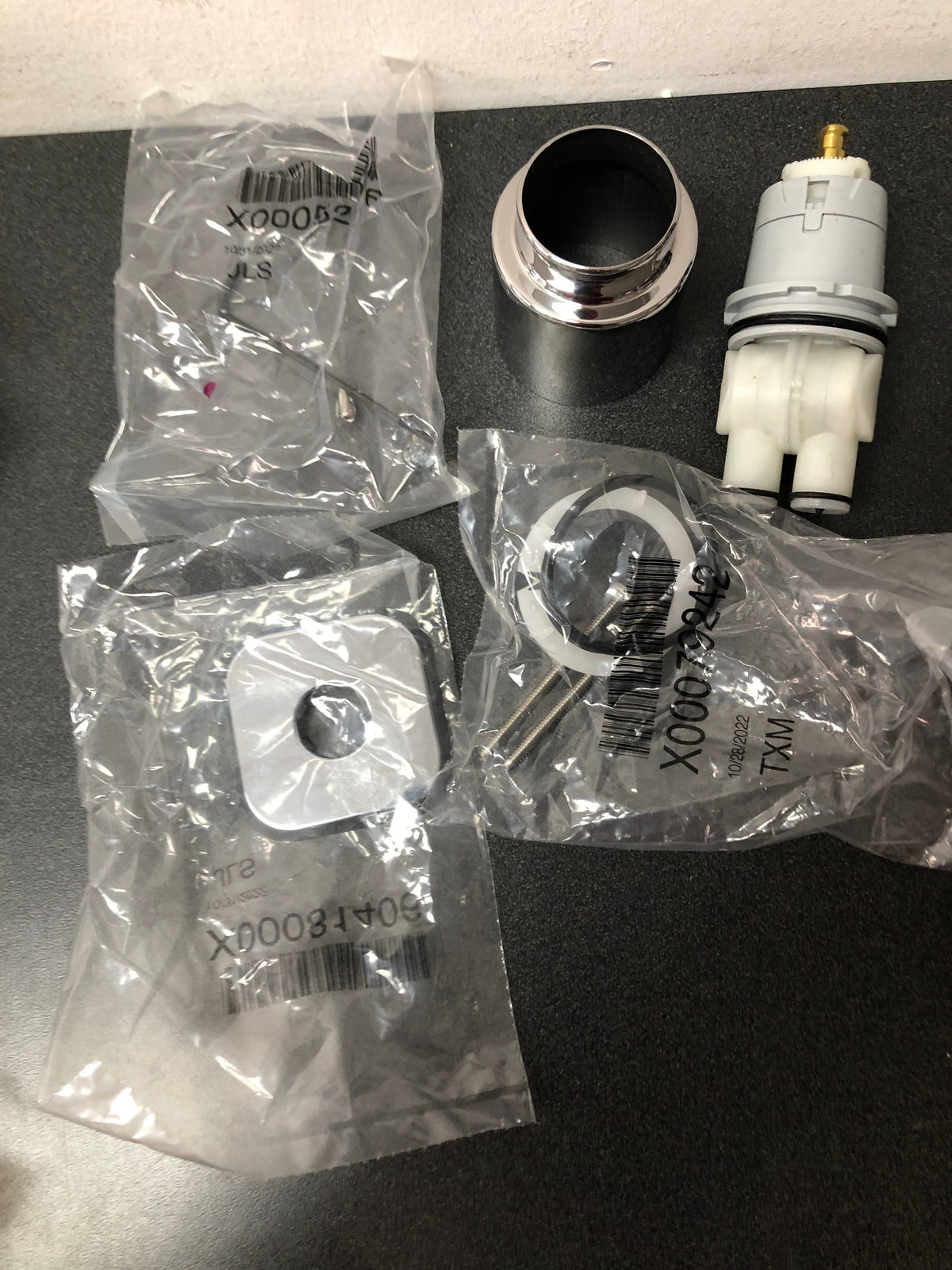 Delta T14252 Tesla Monitor 14 Series Single Function Pressure Balanced Shower Only - Less Rough-In Valve - Chrome
