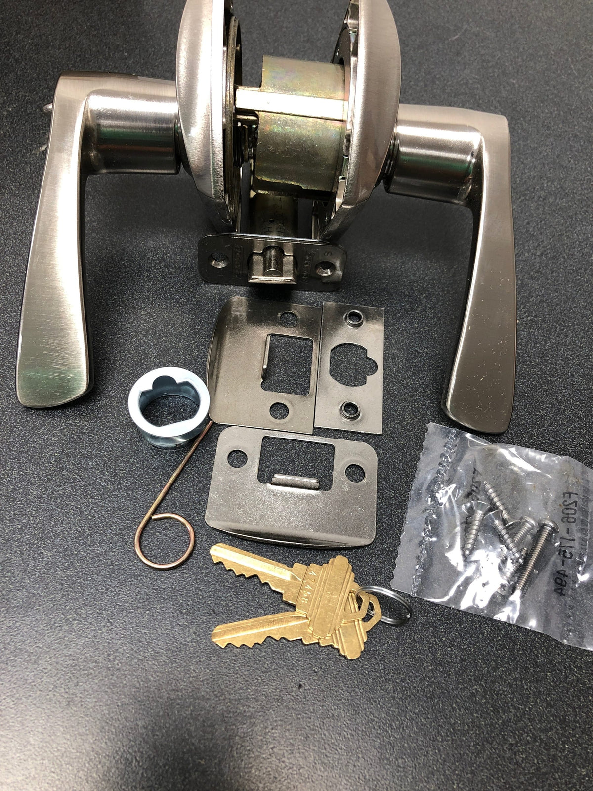 Schlage F51AMER619GRW Merano Single Cylinder Keyed Entry Door Lever Set with Decorative Greenwich Trim - Satin Nickel