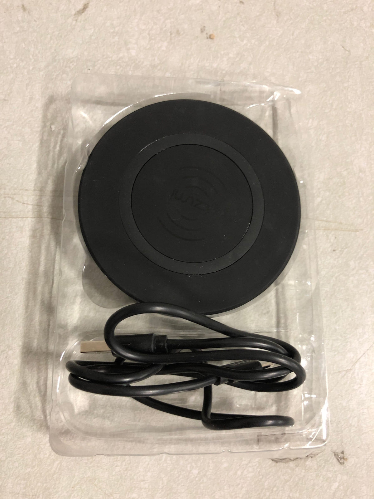 Tzumi 5352HD Hypercharge Fast Wireless Charging Pad
