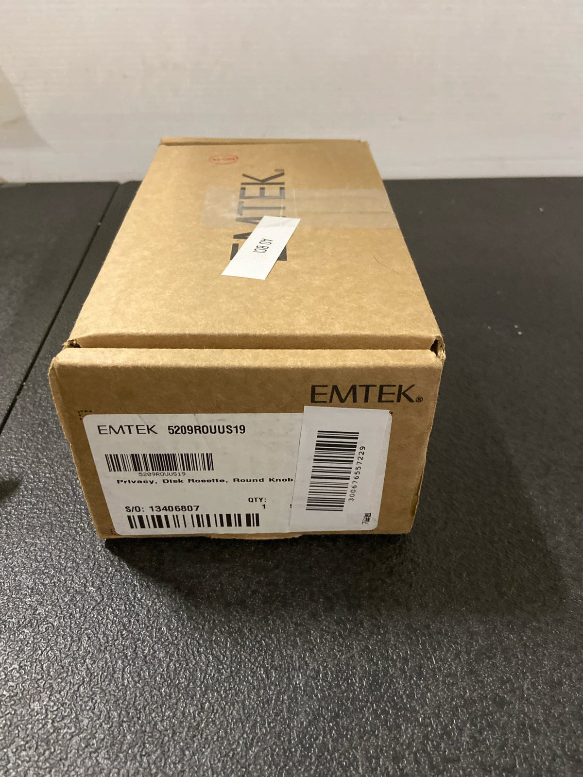 EMTEK Disk Rosette Privacy Set with Matching Finish Round Knob - Choice of 7 Finishes - 5209ROUUS19 - Flat Black (US19)