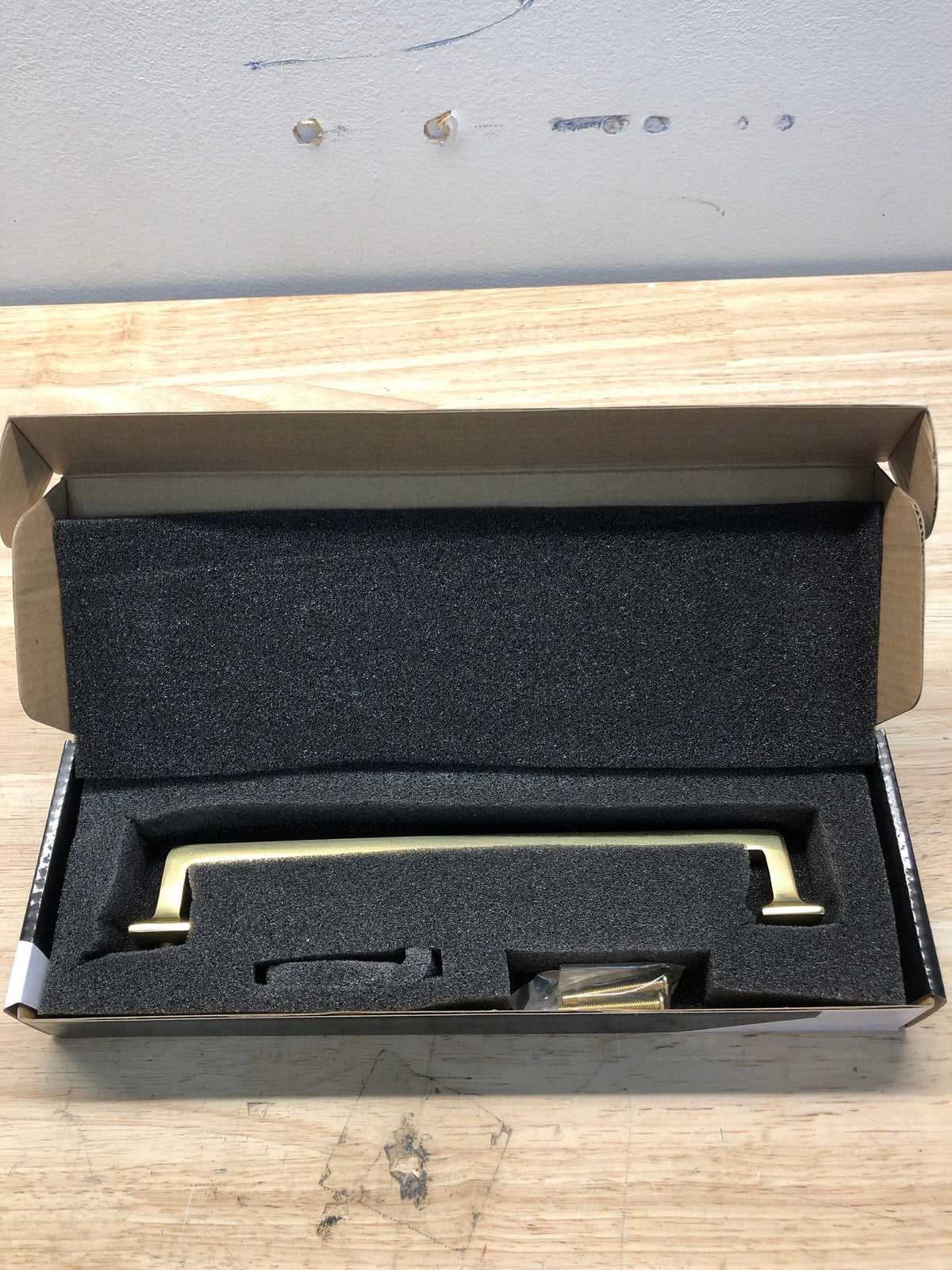 Alno A950-8-PB Millennium 8" Center to Center Solid Brass Large Cabinet Handle / Drawer Pull - Polished Brass