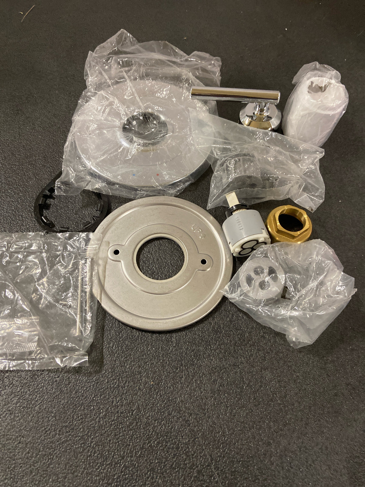 Moen UT2901 Gibson Pressure Balanced Valve Trim Only with Single Lever Handle - Less Rough In - Chrome