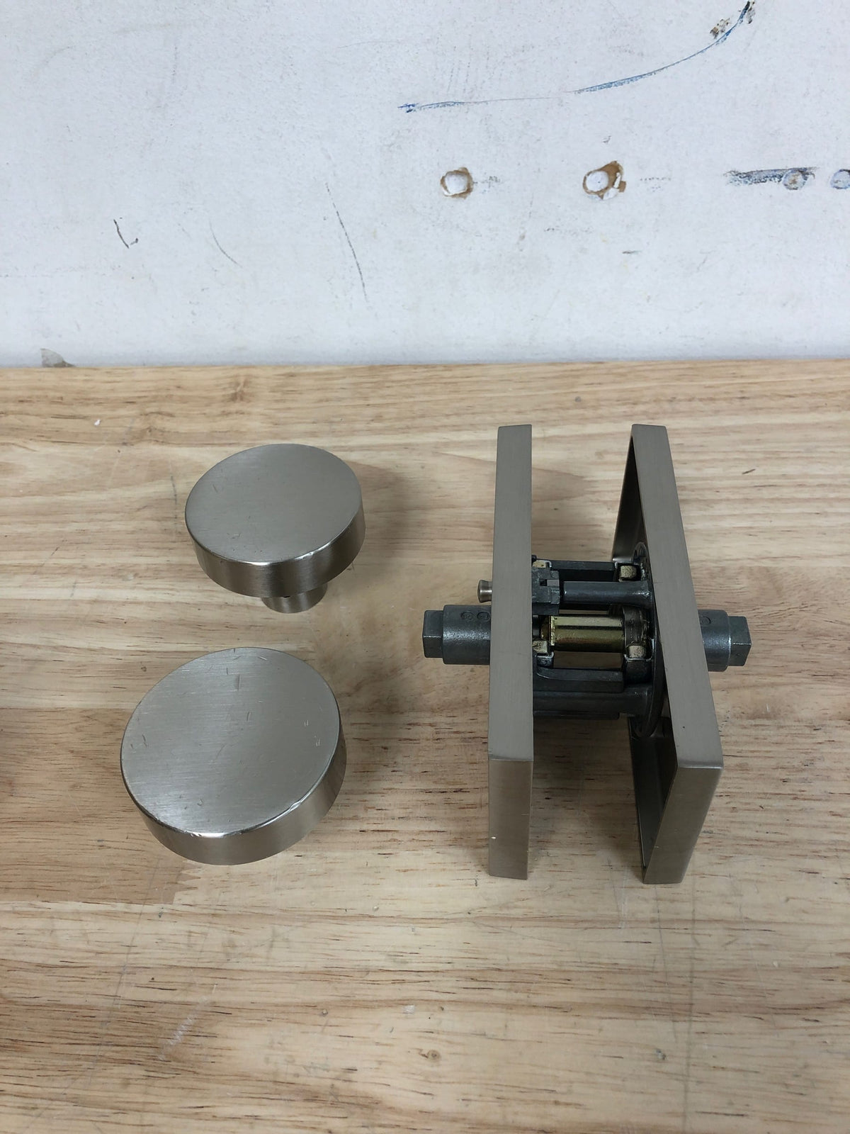 Baldwin PVCONCFR150 Contemporary Privacy Door Knob Set with 5 Inch Rectangle Rose from the Reserve Collection - Satin Nickel