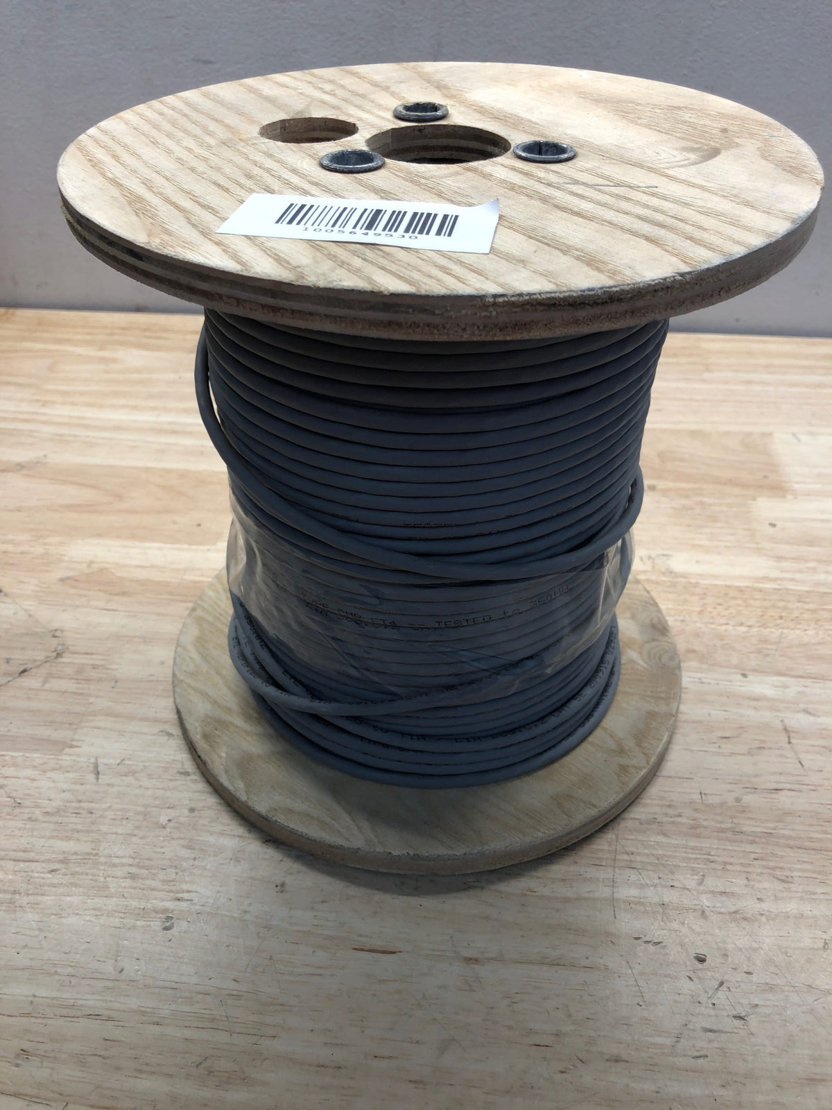 Southwire 56917942 500 ft. Gray 24/4 Solid CU CAT5e CMR (Riser) Data Cable