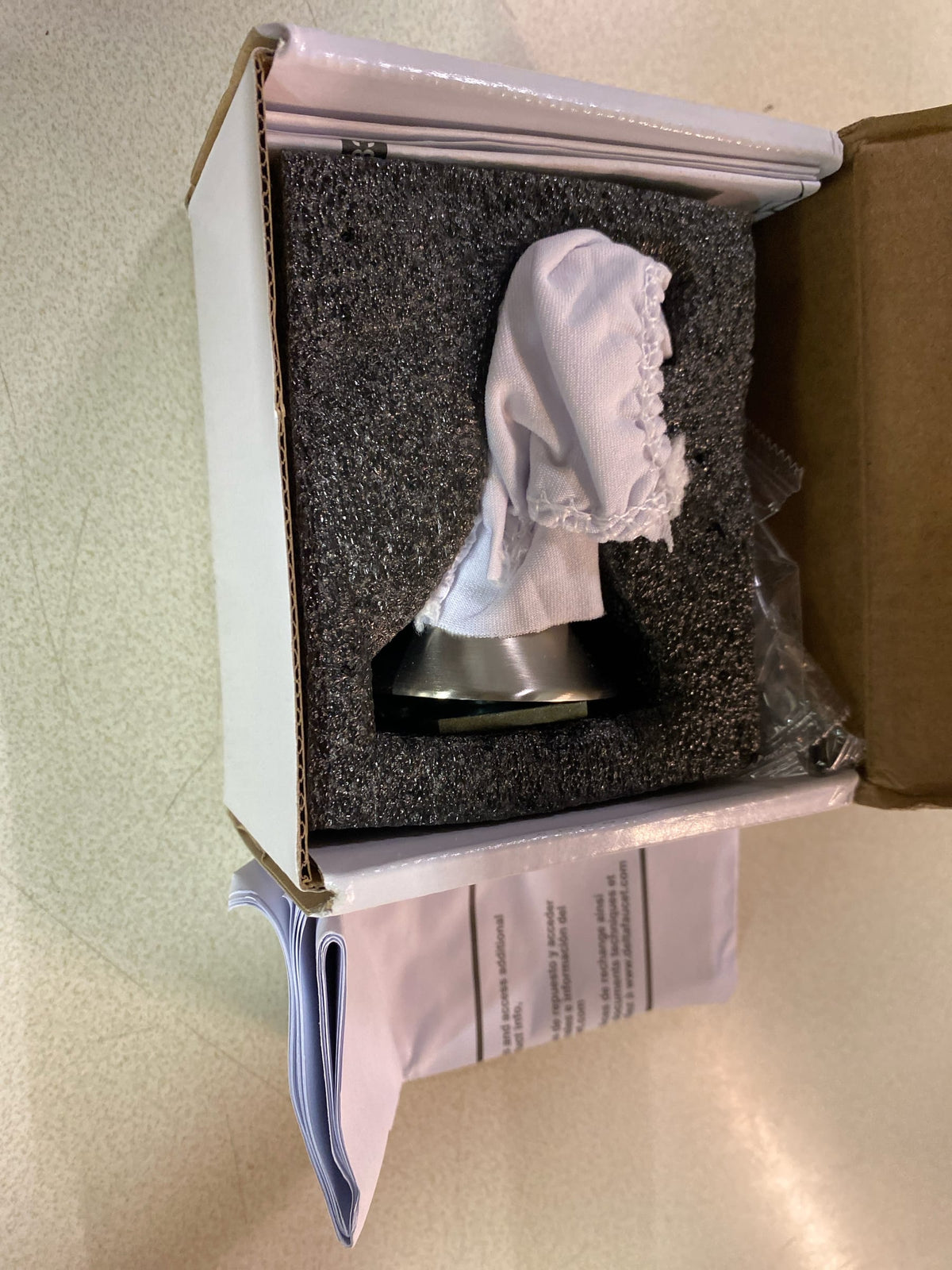Delta 76232-SS Lineax Single Robe Hook - Briliance Stainless