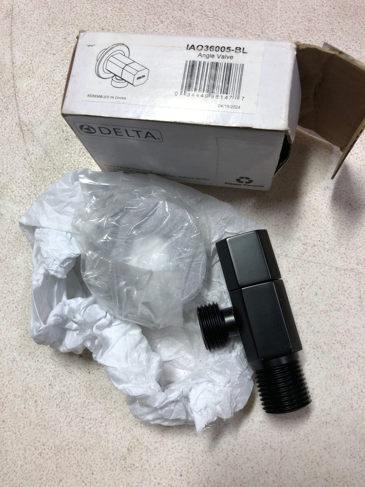 Delta IAO36005-BL Ceramic Quarter Turn Angle Valve - Matte Black