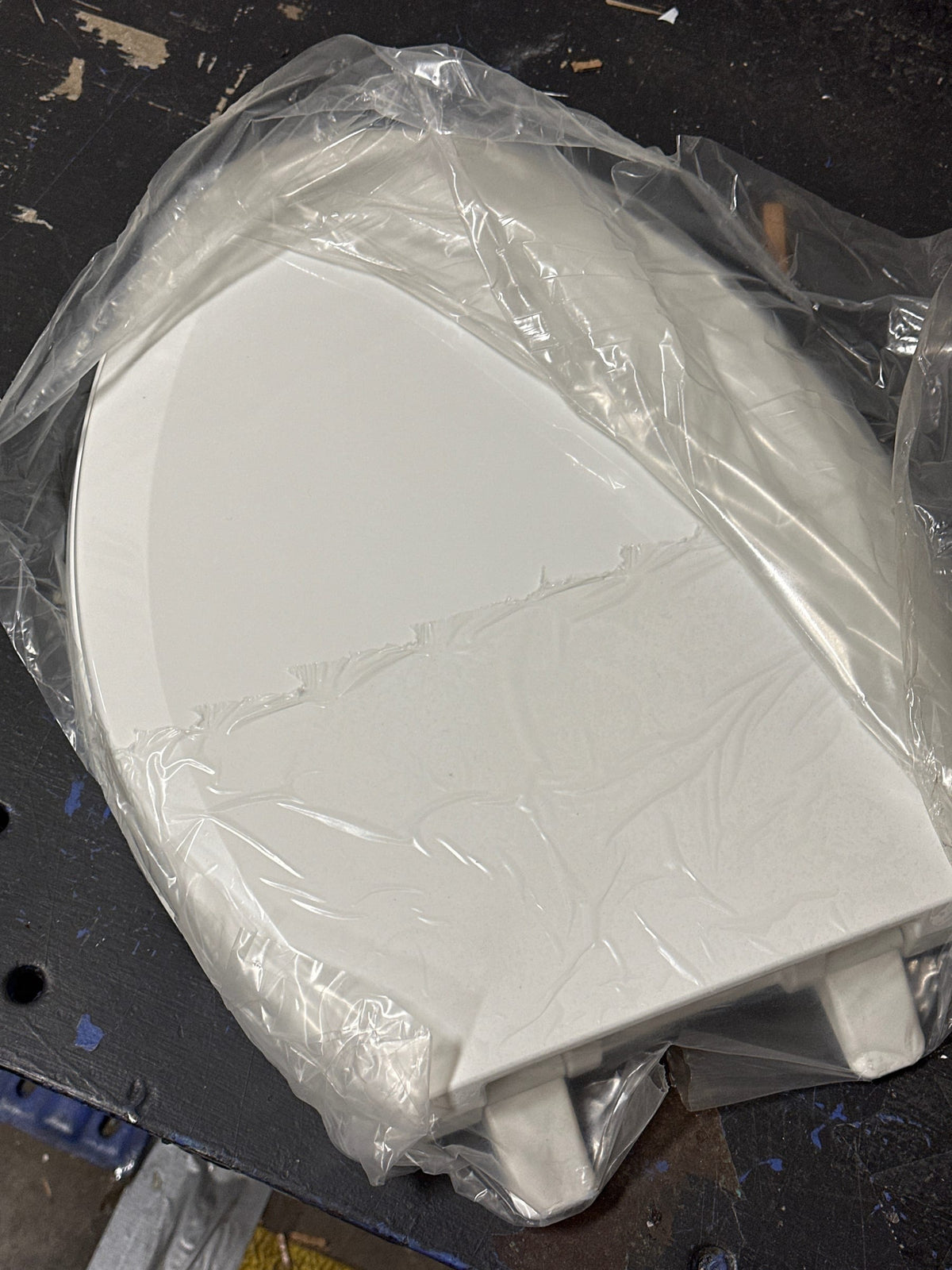KOHLER Lustra Elongated toilet seat
