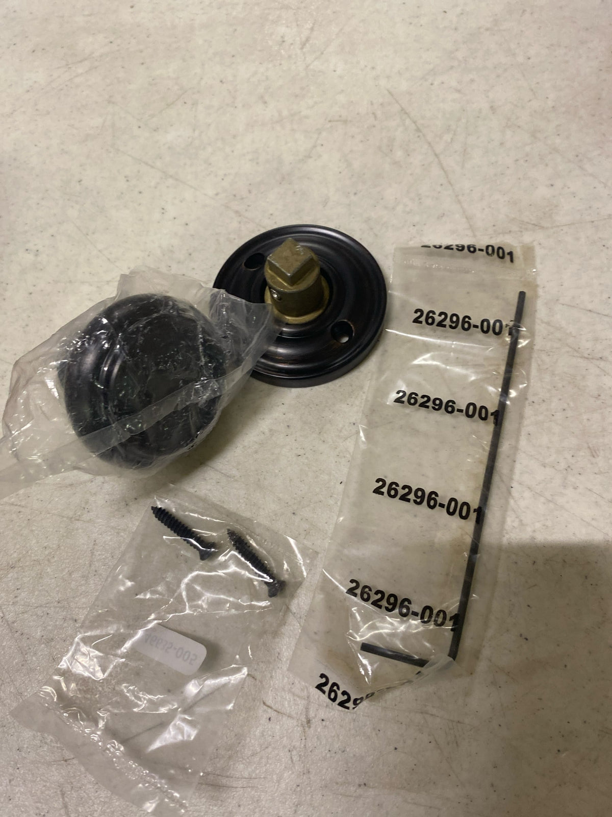Baldwin HDTRATRR112 Traditional Non-Turning One-Sided Dummy Door Knob with Round Rose - Venetian Bronze