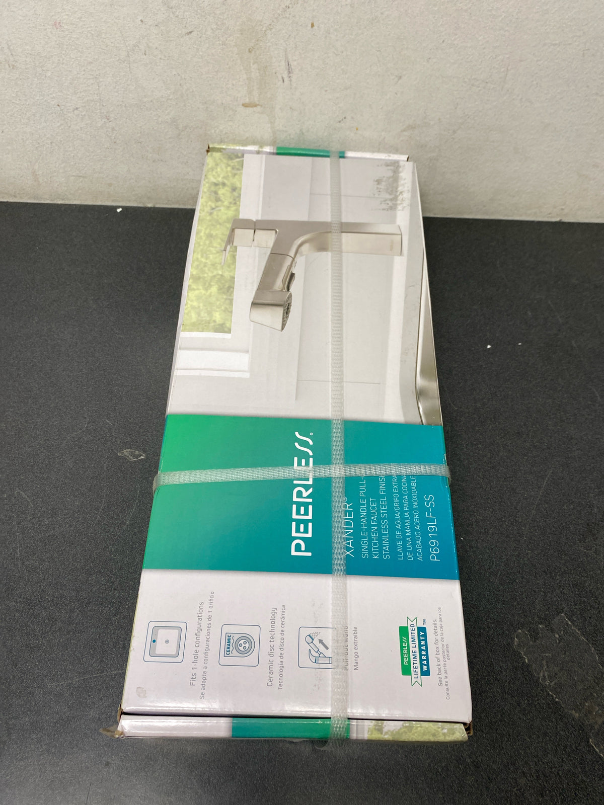Peerless Xander Pull Out Kitchen Sink Faucet with Pull Out Sprayer, Stainless P6919LF-SS