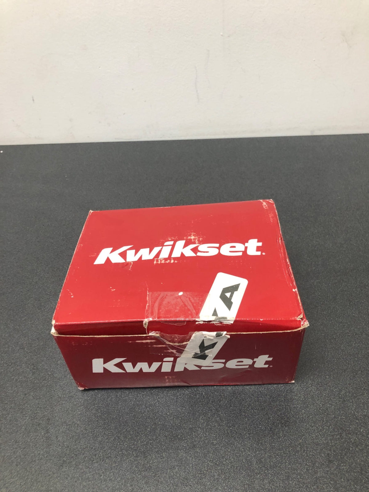 Kwikset 156MILSQT-15S Milan Single Cylinder Keyed Entry Door Lever Set with Square Rosette and SmartKey Technology - Satin Nickel