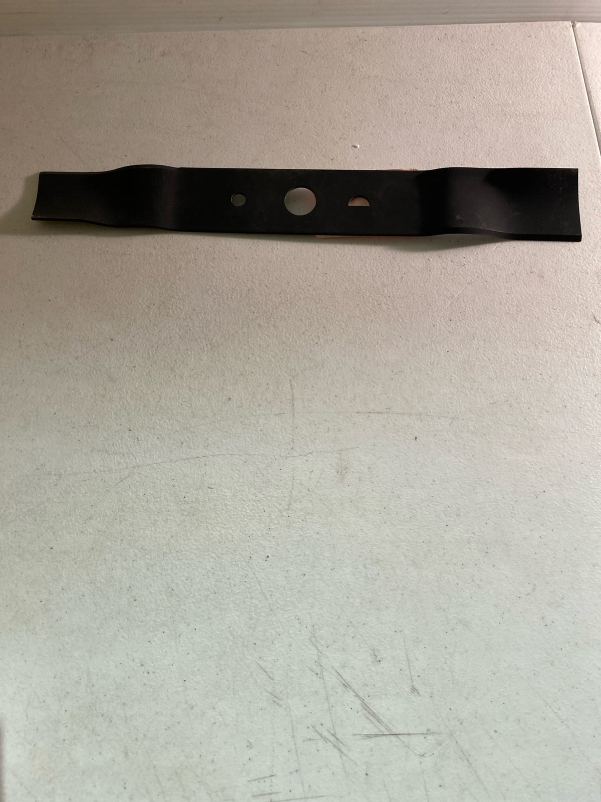 Oregon 30TGR1G32 Lawnmower Gator Blades for 30 in. Deck, Fits Toro/Exmark Riding Mower, Set of 2 (30TGR1G32)