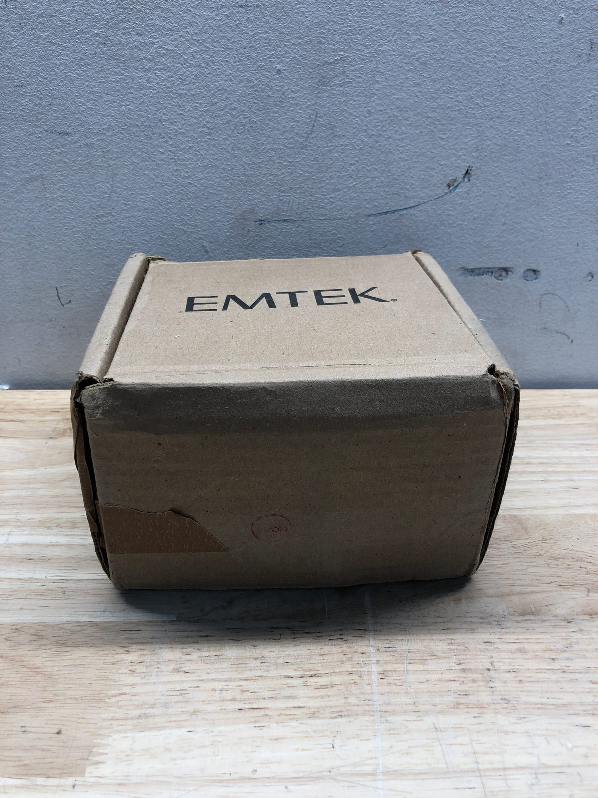 Emtek 5052FRLUS4LH Freestone Left Handed Non-Turning Two-Sided Dummy Door Lever Set with Modern Rectangular Rose from the Urban Modern Collection - Satin Brass