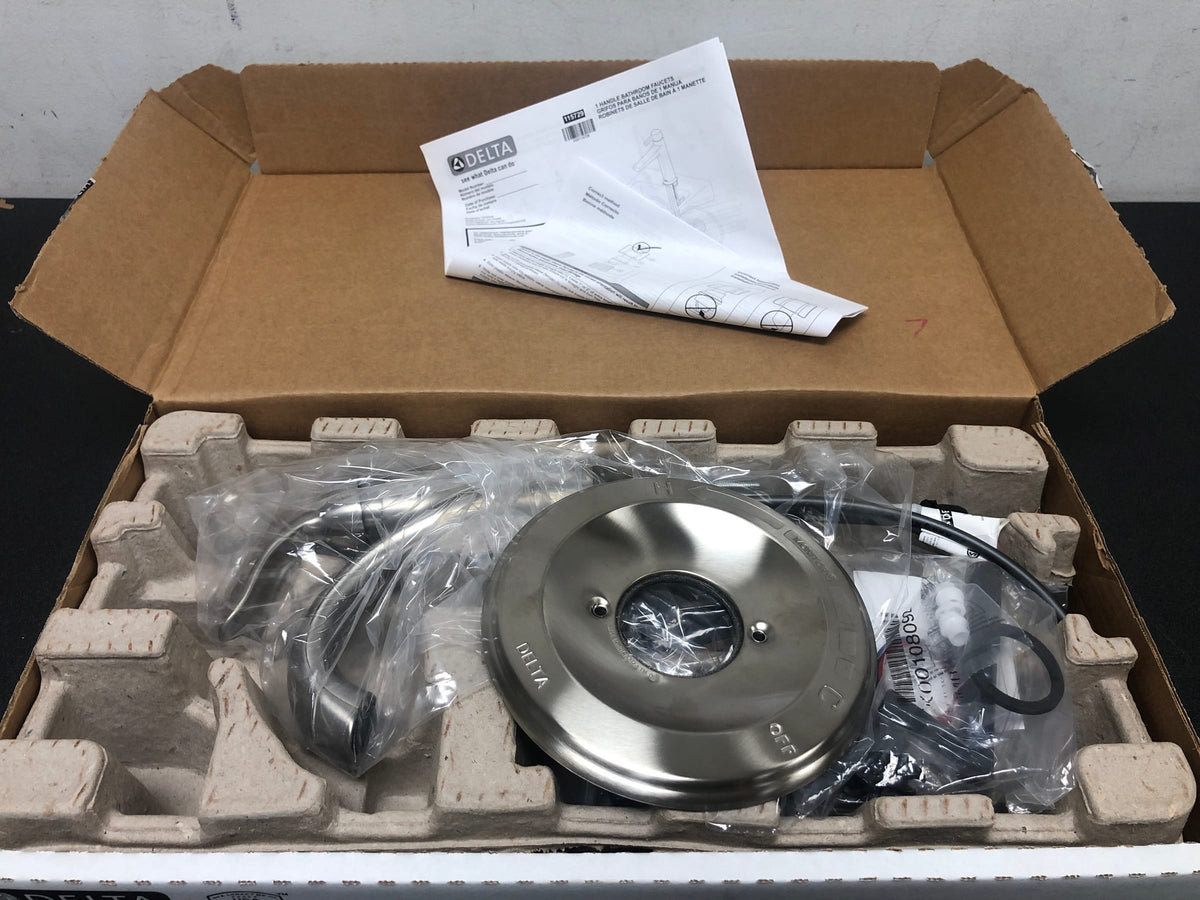 Delta 538-SSMPU-DST Lahara Single Hole Bathroom Faucet with Optional Base Plate - Includes - Brilliance Stainless