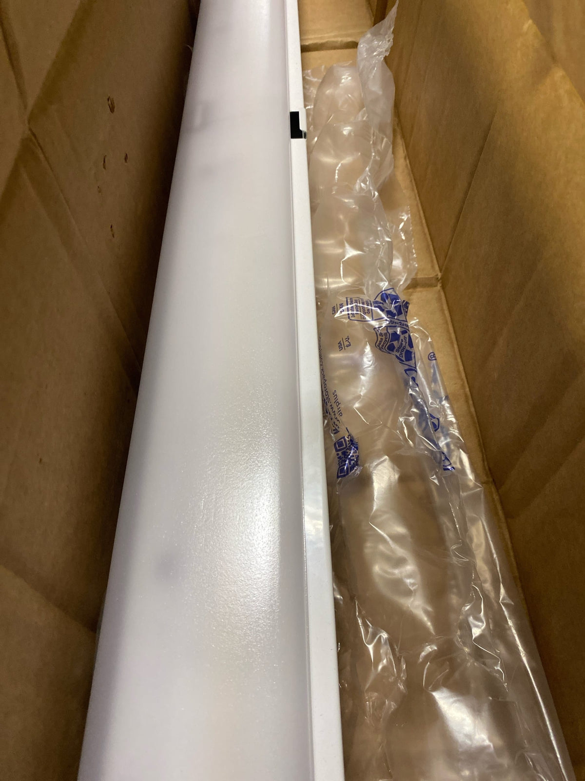 Lithonia Lighting CSS L48 ALO3 MVOLT SWW3 80CRI MNSS 48" Adjustable Lumen and Color Temperature LED Commercial Strip Light - White